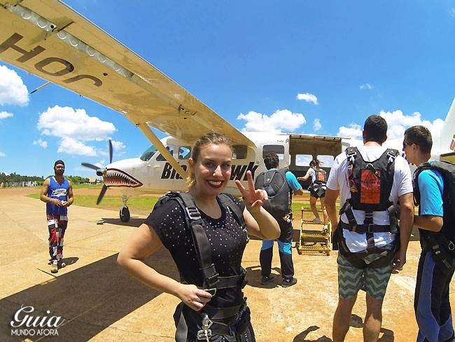 Entrando no avião Boituva