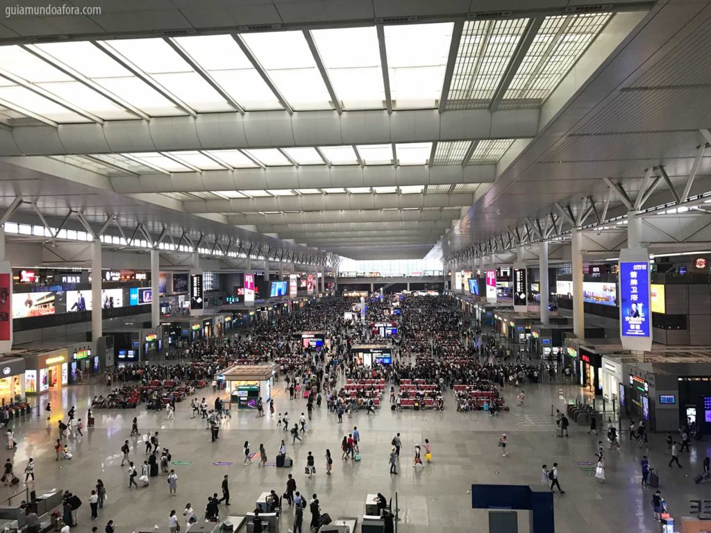 Plataforma de trem na China