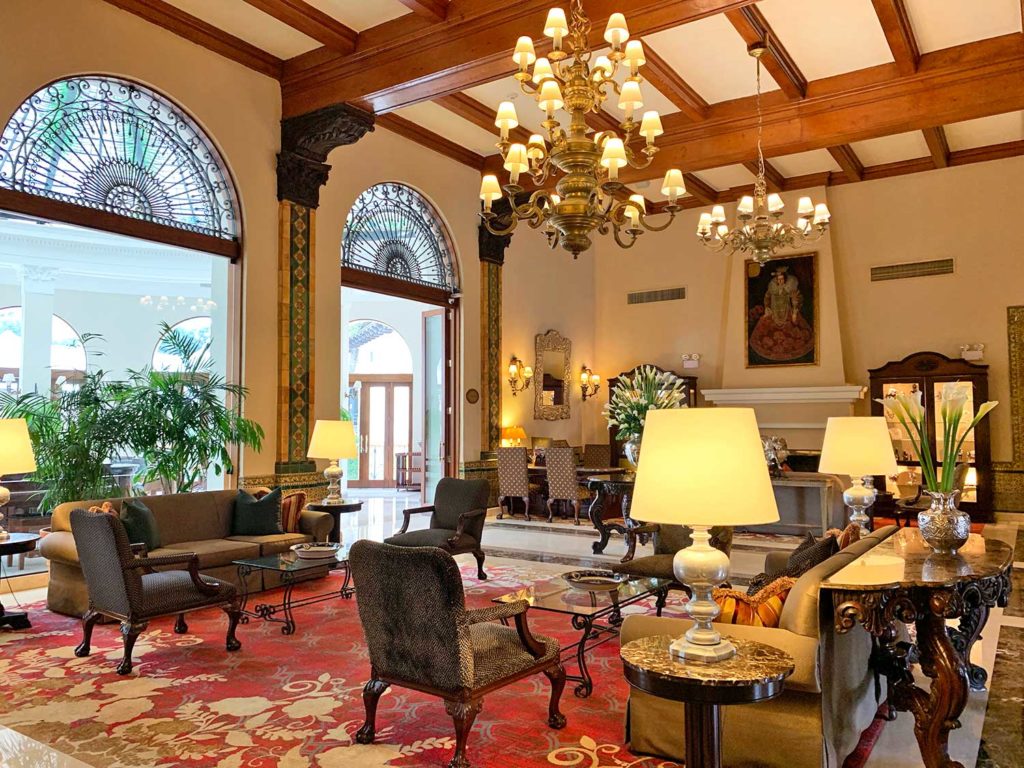 lobby country club lima