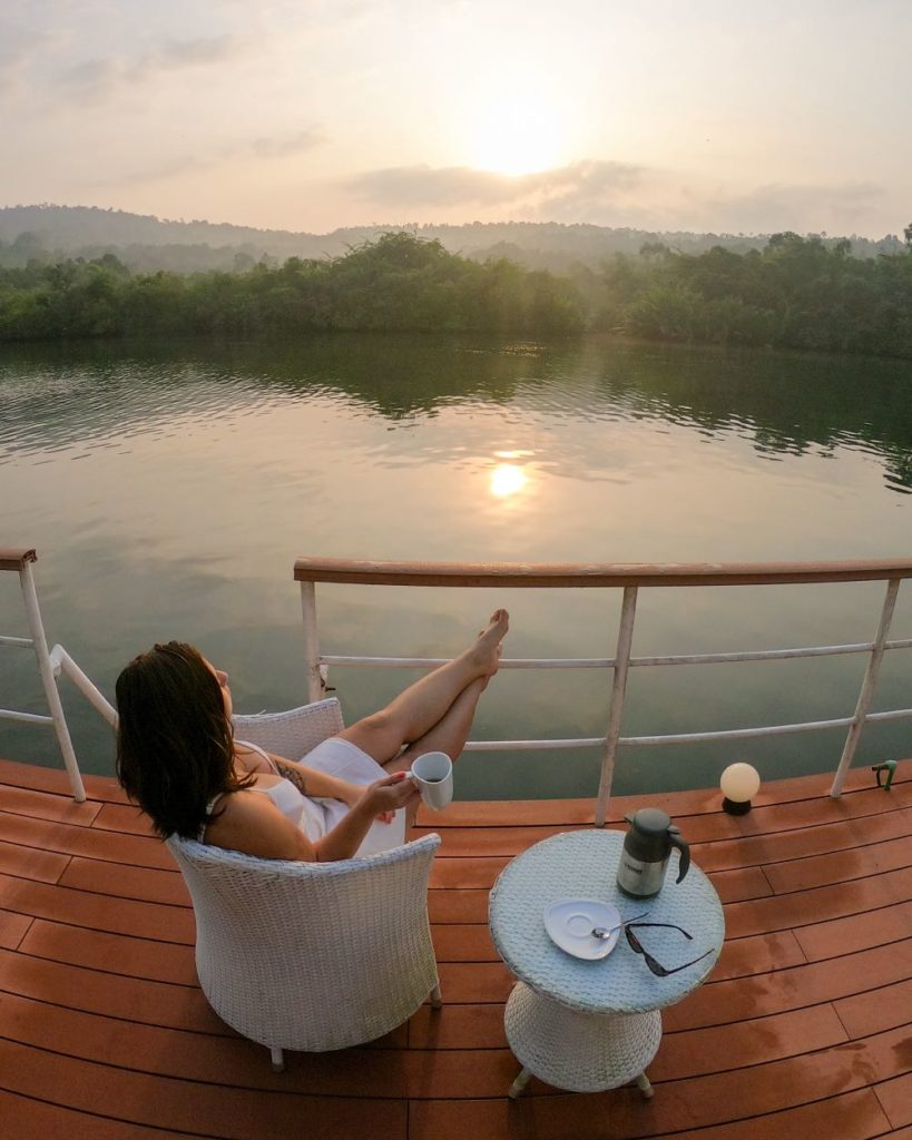 amanhecer 4 Rivers Floating Lodge