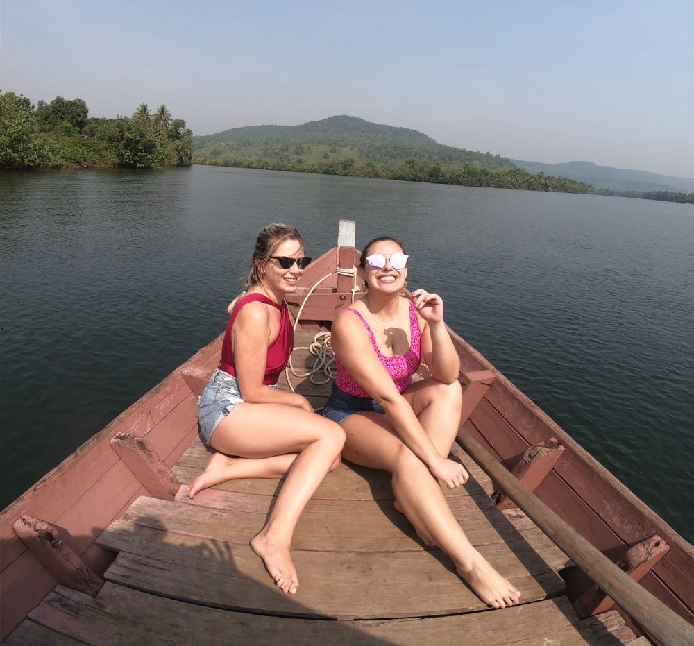 barco no rio Tatai cachoeira 4 Rivers Floating Lodge
